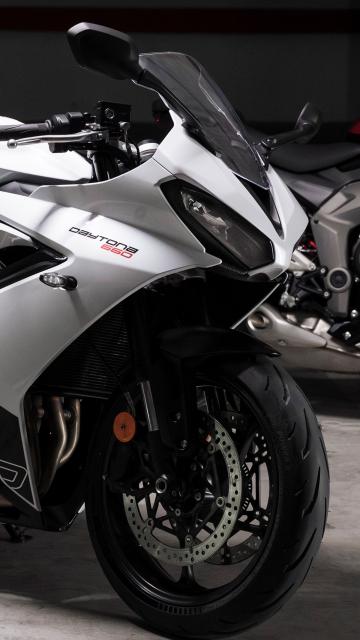 Triumph Daytona 660